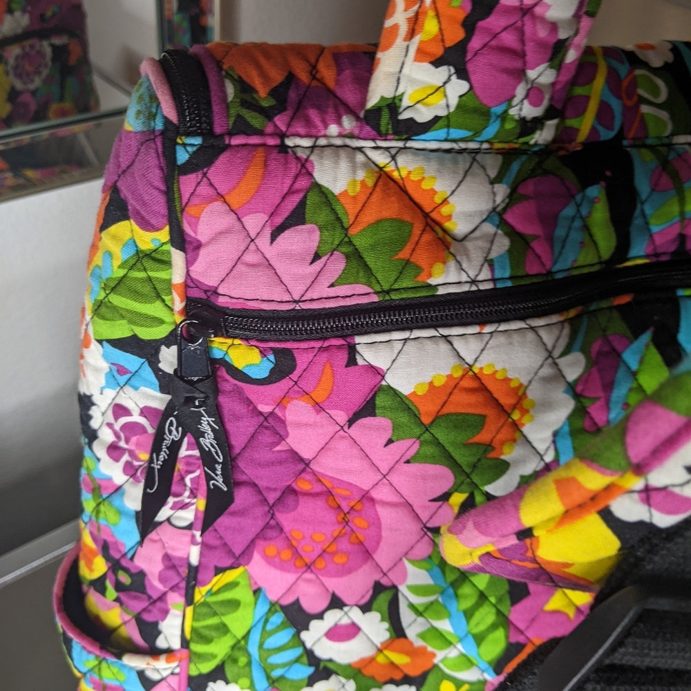 Vera Bradley colorful flowers print quilted backpack - Picture 5 of 11